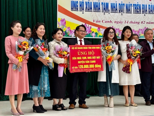 HỘI NỮ DOANH NHÂN BÌNH ĐỊNH CHUNG TAY HỖ TRỢ XÓA NHÀ TẠM, NHÀ DỘT NÁT TẠI HUYỆN VÂN CANH